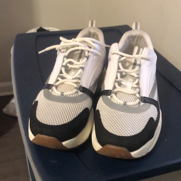 I’m selling some dior they where giving to me as a gift only wore one time. - Picture 2 of 2